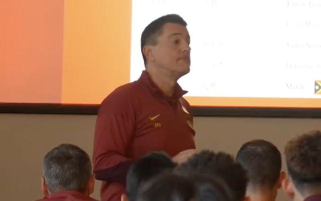 东体：安东尼奥训练前训话6分半，甚至亲自示范脚下动作