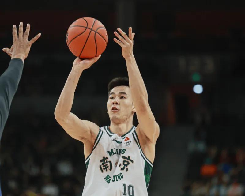 星空体验-郭昊文汉兹暴走也带不动同曦!王世龙+3将纯战犯,防守几乎为0!